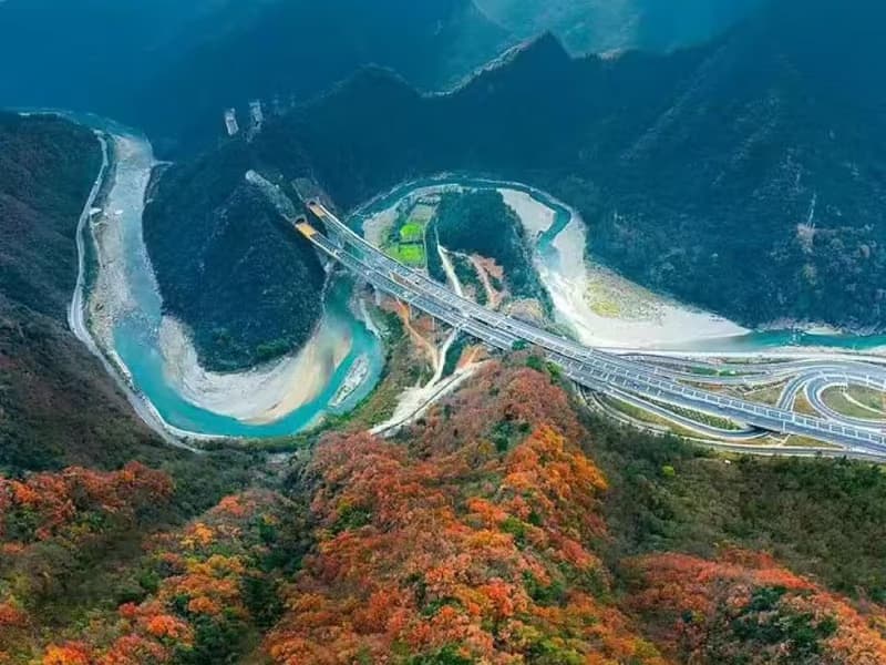 Getting to Jiuzhaigou from Chengdu